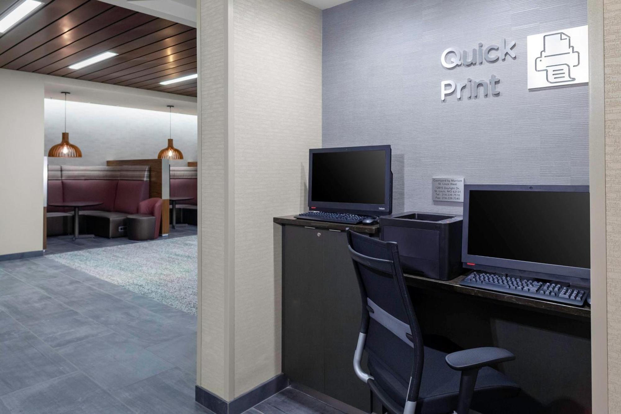 Hotel Courtyard By Marriott St. Louis West County Town and Country Esterno foto